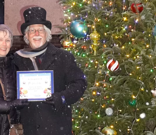 SV Chamber honors Dr. Gary Lukes with Christmas tree lighting