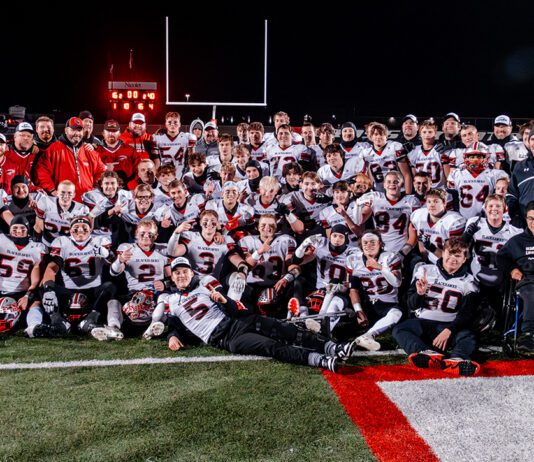 Blackhawk football defeats Winneconne, advance to State Final