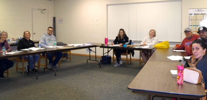 003TUE-DSC03005-Meeting(W)