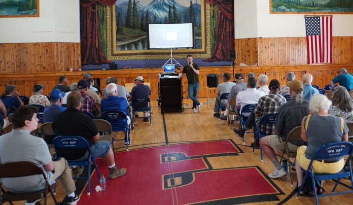 001THU-DSC01382-Dnny-welcome(W)