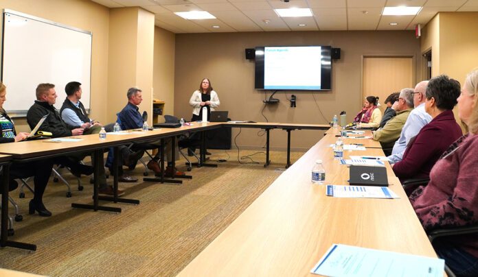 003MON-DSC03634-Hsg-Forum(W)