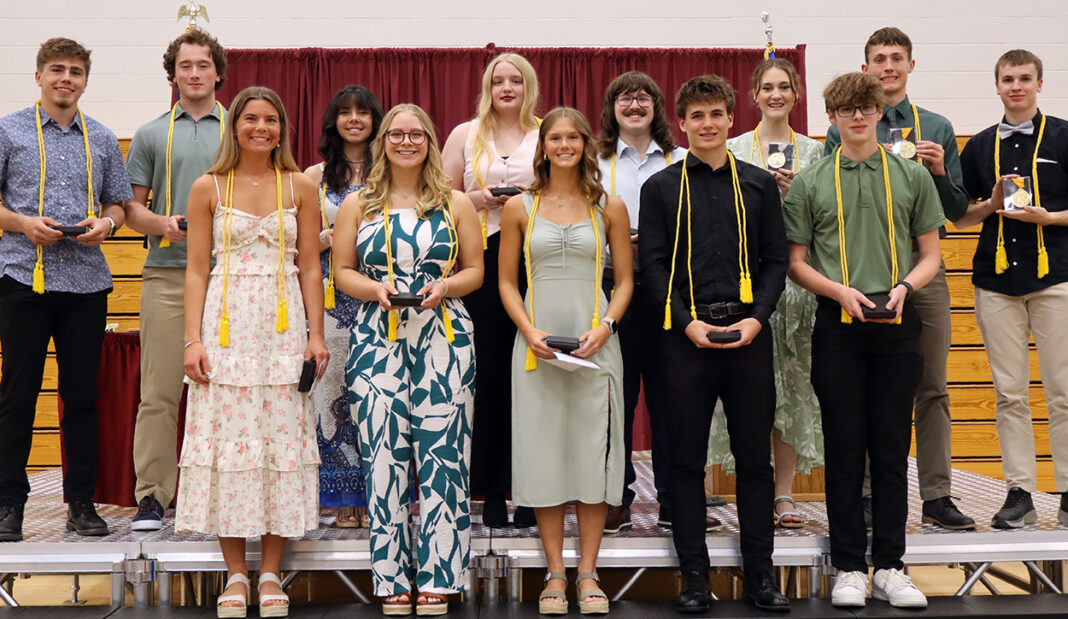 004WED-2025-Honors-Grads(W)