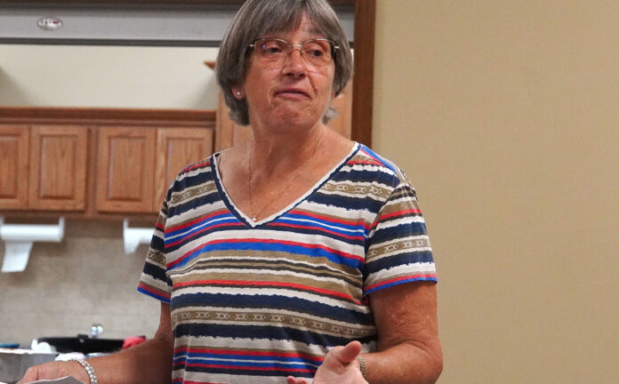 004WED-DSC05458-Debby(W)