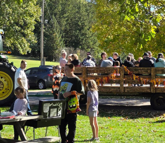 Elmwood Area Community Club hosts annual Fall Family Fun Day